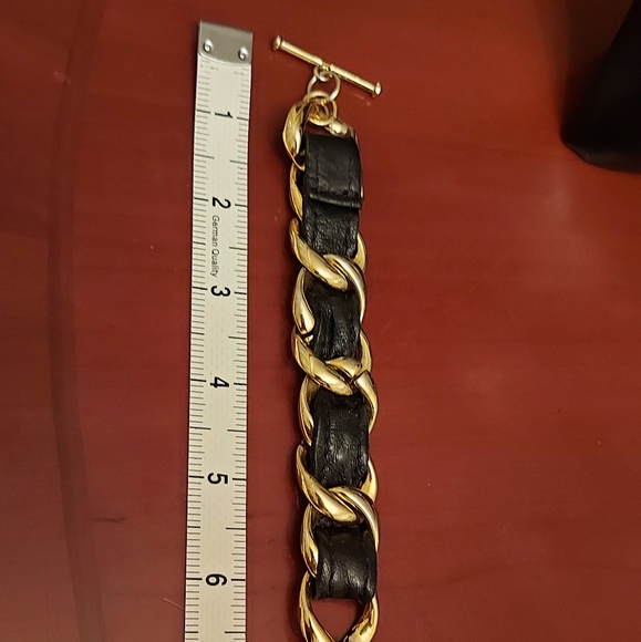 CC Skye leather and gold metal bracelet - Picture 4 of 7